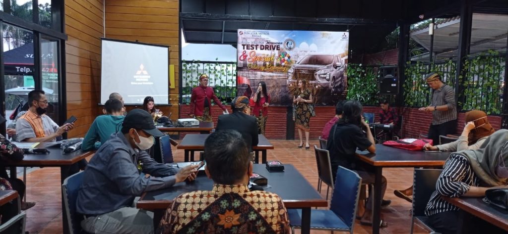 TEST DRIVE DAN SPECIAL DELIVERY CEREMONY XPANDER DI BLITAR PARK