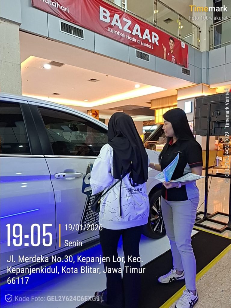 pAMERAN MITSUBISHI XPANDER DI MALL BLITAR SQUARE
