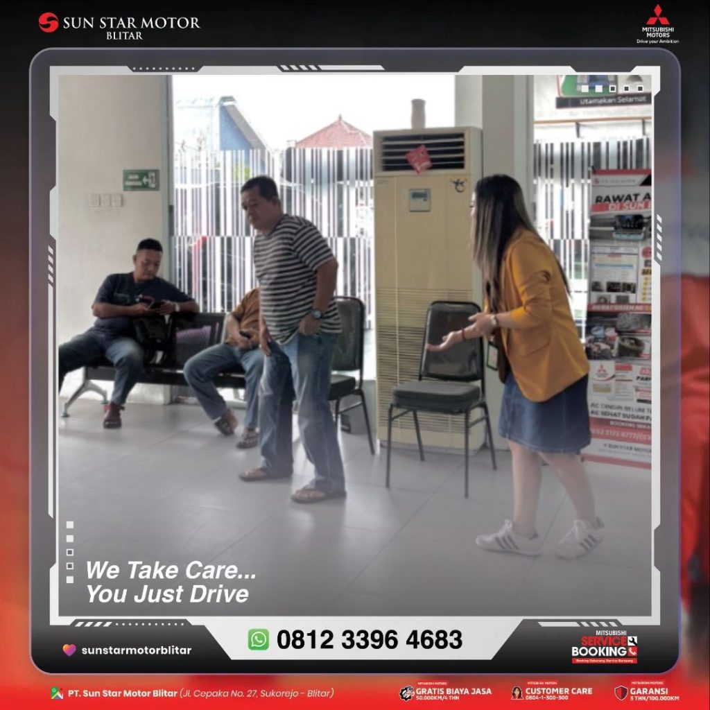 aKTIVITAS CS SERVICE DI PAGI HARI KETIKA MENERIMA KONSUMEN DI PENERIMAAN SERVICE